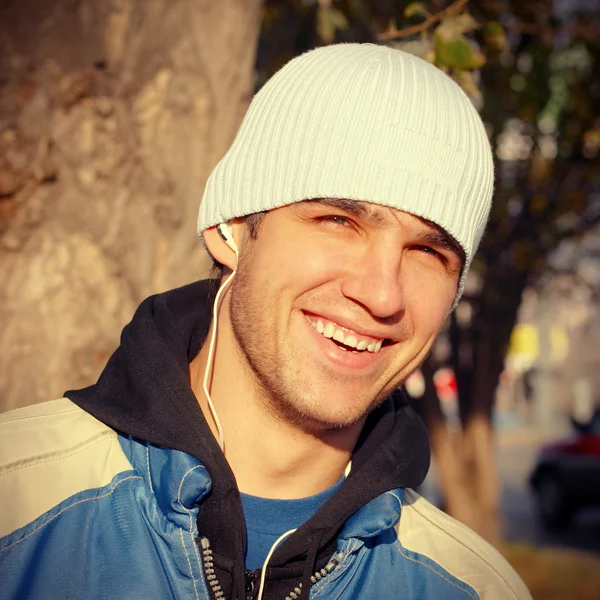 Retrato de hombre joven —  Fotos de Stock