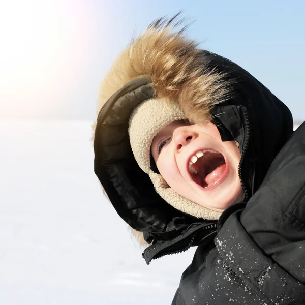 Kid på vintern — Stockfoto