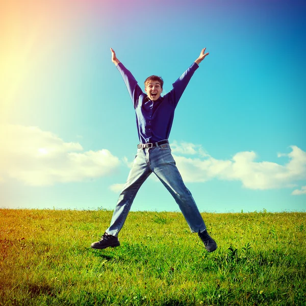 Feliz adolescente saltando — Foto de Stock