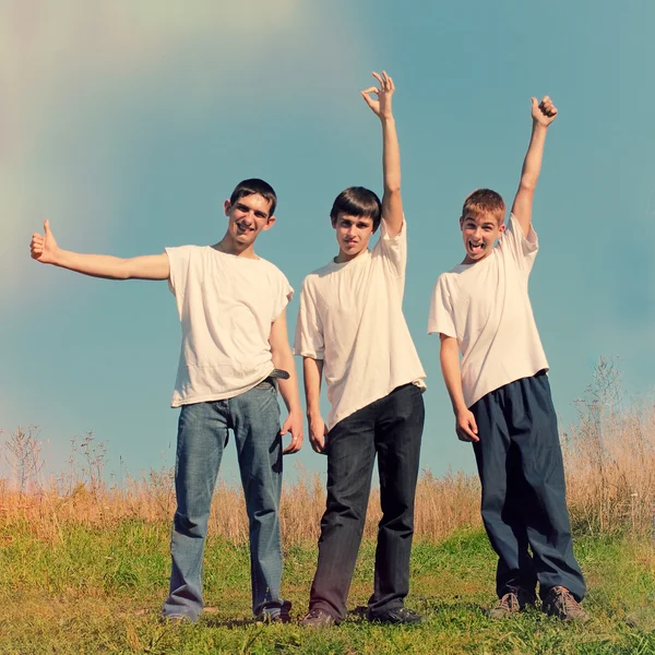 Tres amigos al aire libre —  Fotos de Stock