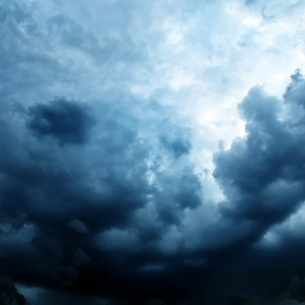 Paysage nuageux dramatique — Photo