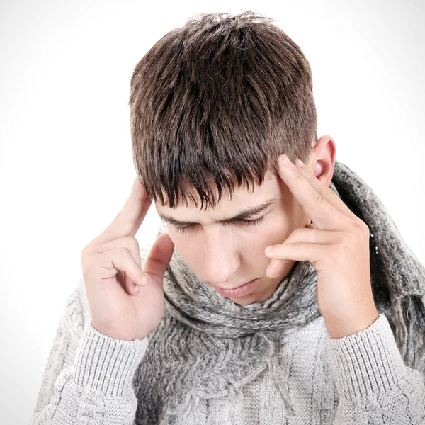Teenager spürt Kopfschmerzen — Stockfoto