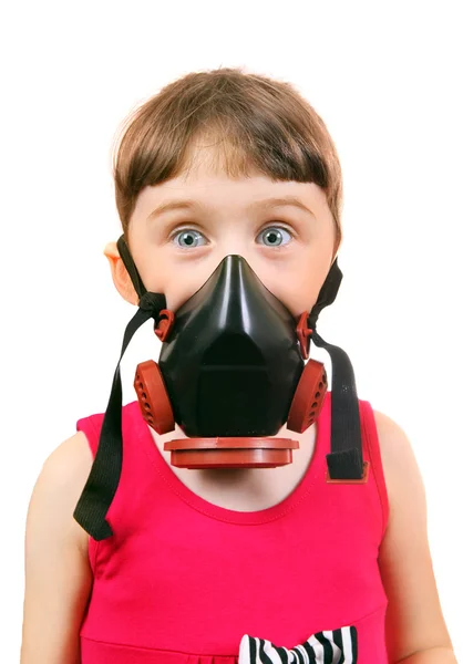 Liten flicka i gasmask — Stockfoto