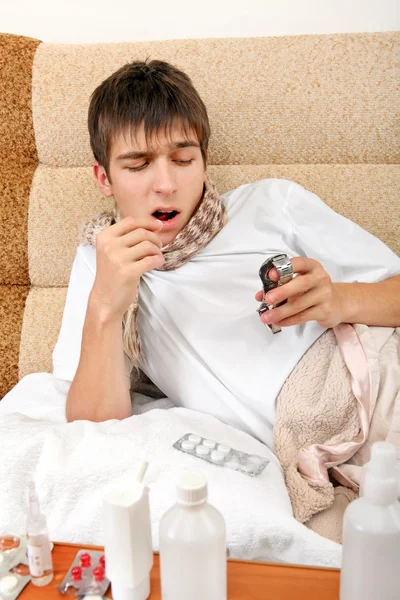 Enfermo adolescente casa — Foto de Stock