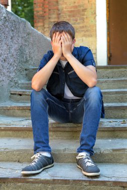 üzgün genç açık