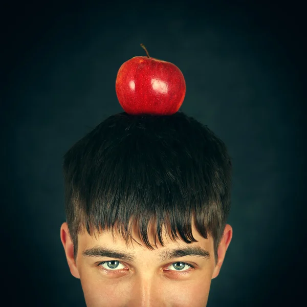 Manzana en la cabeza —  Fotos de Stock