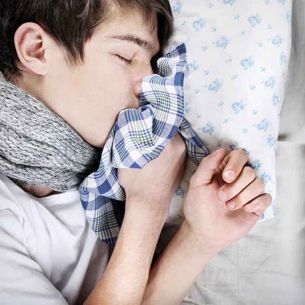 Enfermo adolescente durmiendo — Foto de Stock