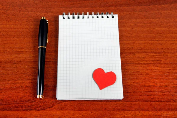 Note Pad con forma di cuore — Foto Stock