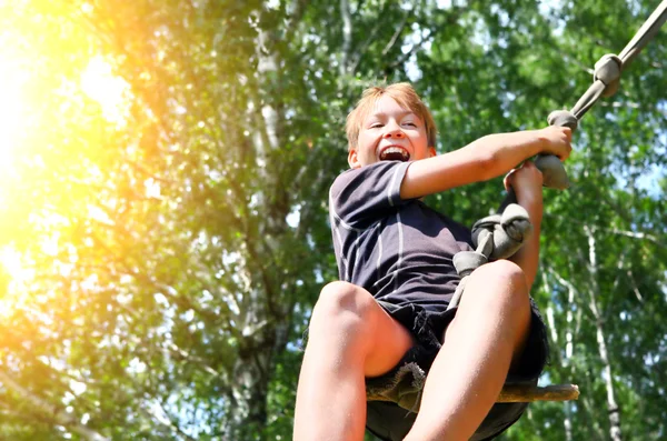 Dziecko skoki na bungee — Zdjęcie stockowe