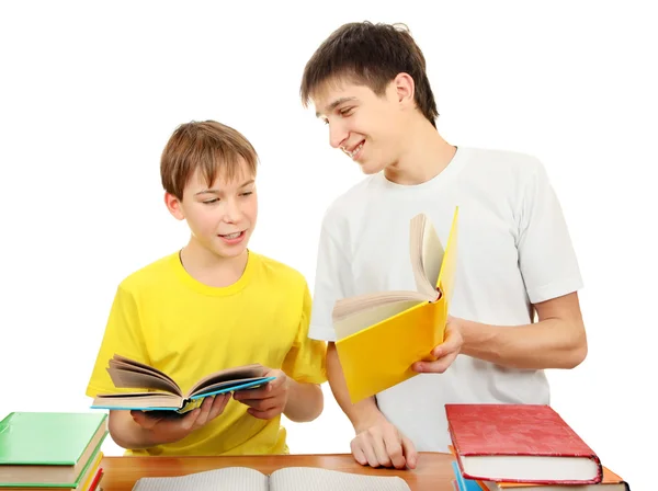 Hermanos haciendo tarea —  Fotos de Stock