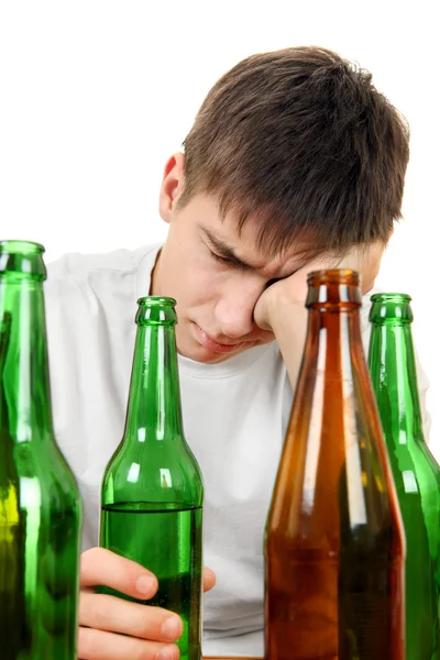 Tonåring i alkoholmissbruk — Stockfoto