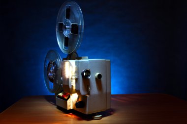 Film projektör