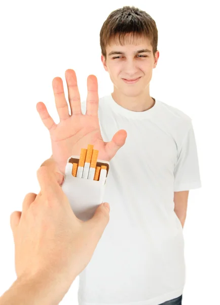 Підліток відмовляється від сигарети — стокове фото