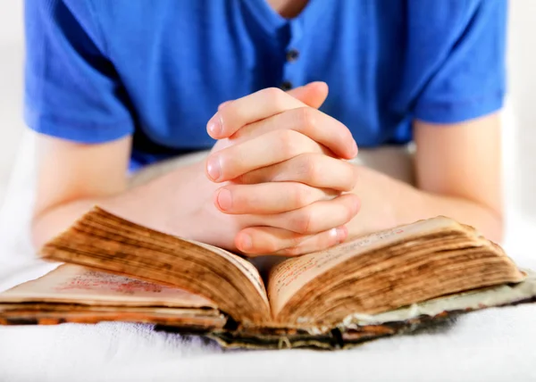 Person with a Bible — Stock Photo, Image