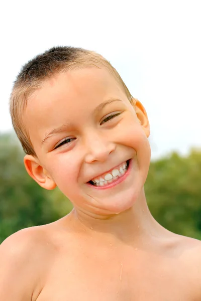 Niño en la playa — Foto de Stock