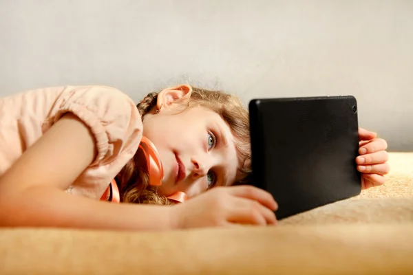 Little Girl with Tablet — Stock Photo, Image