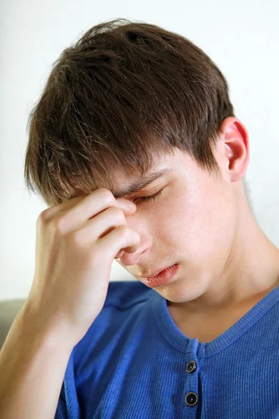 Triste joven — Foto de Stock