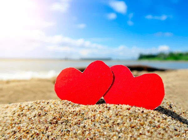 Corazones en la orilla del mar — Foto de Stock