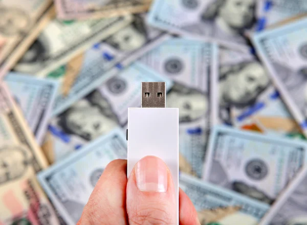 Flash USB et dollars américains — Photo