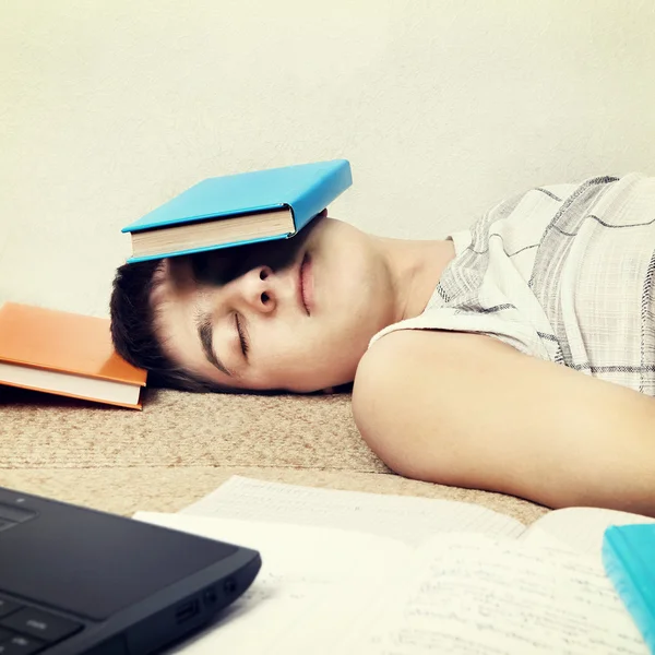 Φοιτητής ύπνου με τα βιβλία — Φωτογραφία Αρχείου