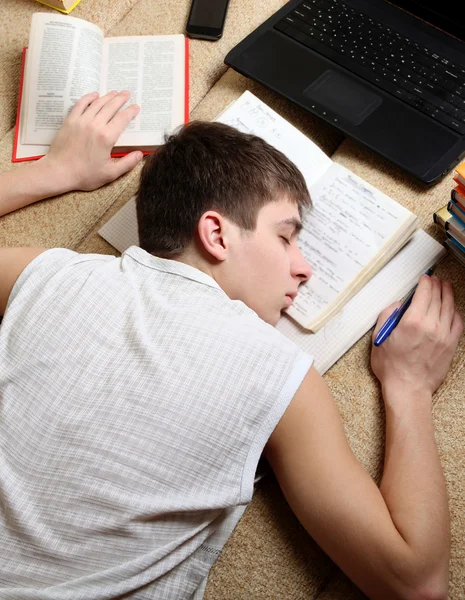 Adolescente dormire sui libri — Foto Stock