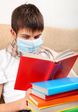 kitap ile genç adam