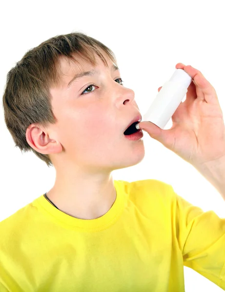 Niño con inhalador — Foto de Stock