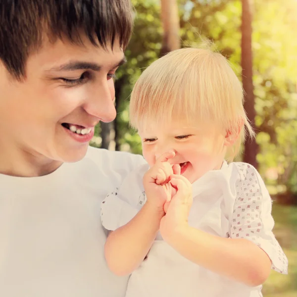 Giovane padre e figlio — Foto Stock