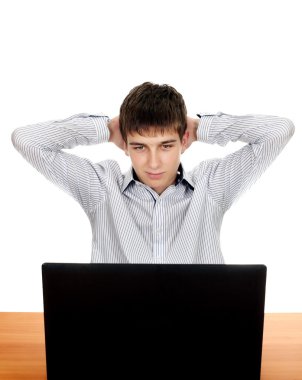 Bilgisayarlı genç adam