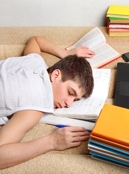 Estudiante cansado durmiendo —  Fotos de Stock