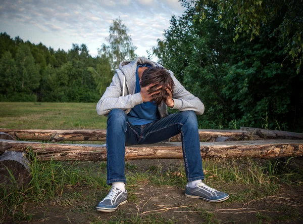 Trauriger junger Mann — Stockfoto