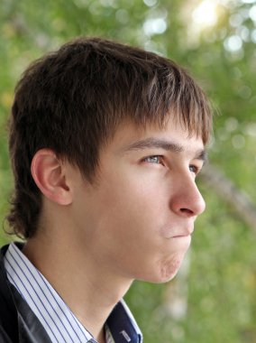 Şüpheli genç portre