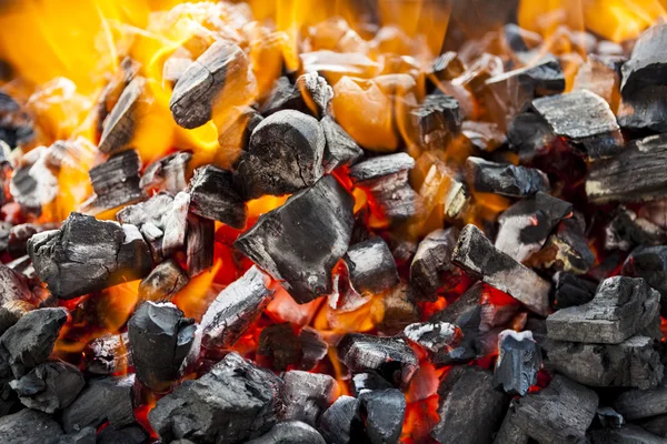 The fire, burning coals close up. — Stock Photo, Image