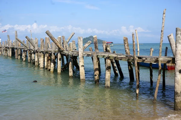 Old Wharf, pier coast of Malaysia, Langkawi. — Stock Photo, Image