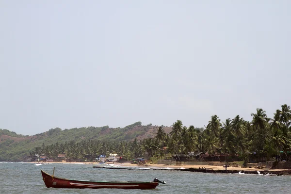 Old fishing boat at sea. India, Goa — Stock Photo, Image