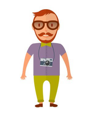 Retro fotoğraf makinesi olan hippi genç sakallı adam..