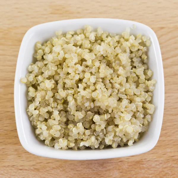 Quinoa in einer Schüssel — Stockfoto