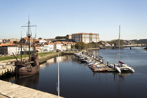 Marina de recreo en el río — Foto de Stock