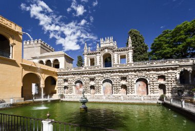 Seville Alcazar bahçeleri