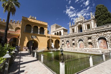 Seville Alcazar bahçeleri