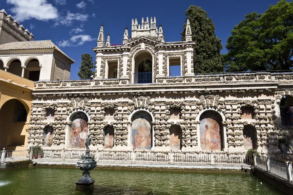 Seville Alcazar bahçeleri