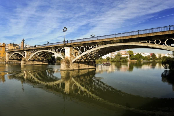 塞维利亚特里亚纳桥 — 图库照片