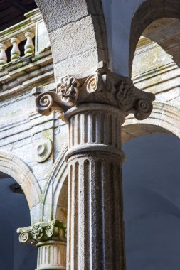 St. Mary Varsayım Katedrali Manastırı, 16. yüzyılda Rönesans tarzında, Portekiz 'in Viseu şehrinde inşa edilmiştir.