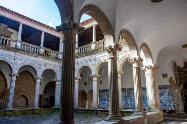 St. Mary Varsayım Katedrali Manastırı, 16. yüzyılda Rönesans tarzında, Portekiz 'in Viseu şehrinde inşa edilmiştir.