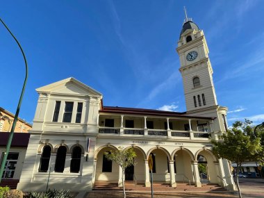 Postane Kulesi 'nin dış cephesi 1891 yılında Avustralya, Queensland, Bundaberg' de Asterylar Italianate tarzında inşa edilmiştir.