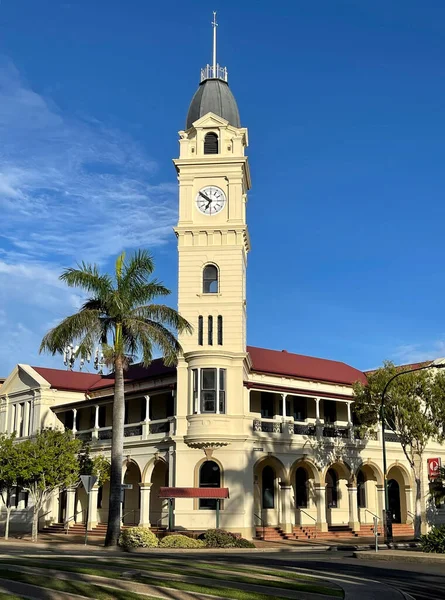 1891年在澳大利亚昆士兰州Bundaberg建造的意大利风格的邮局大楼的立面 免版税图库图片