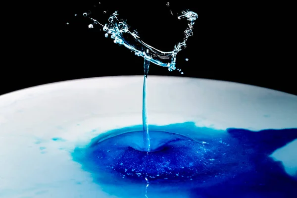 Столкновение Голубой Водой Космической Станции — стоковое фото
