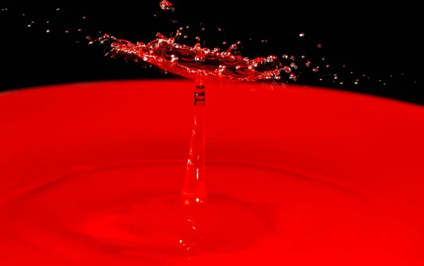 Forma Guarda Chuva Resultante Uma Colisão Gota Acima Uma Piscina — Fotografia de Stock