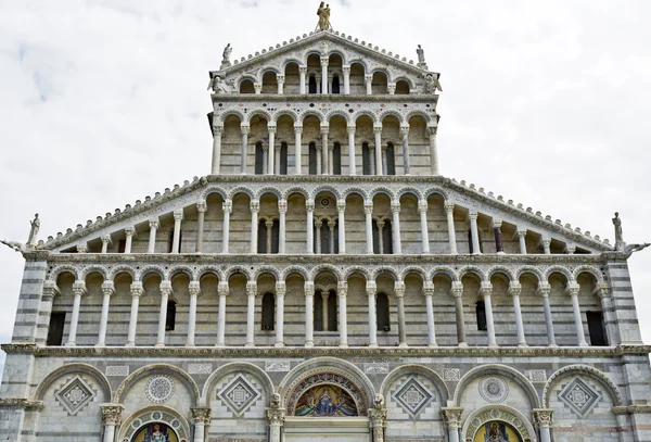 Pisa Cathedral gevel — Stockfoto