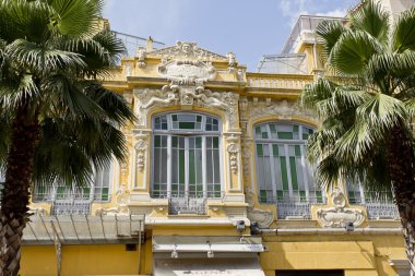 Grasse eski bina dekore edilmiş